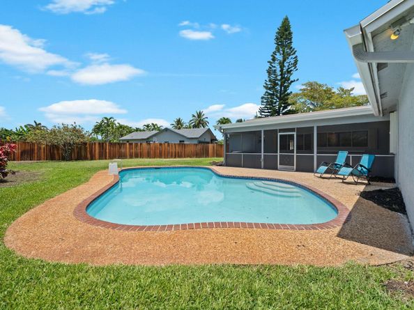 8669 SW 51st St, Cooper City FL 33328