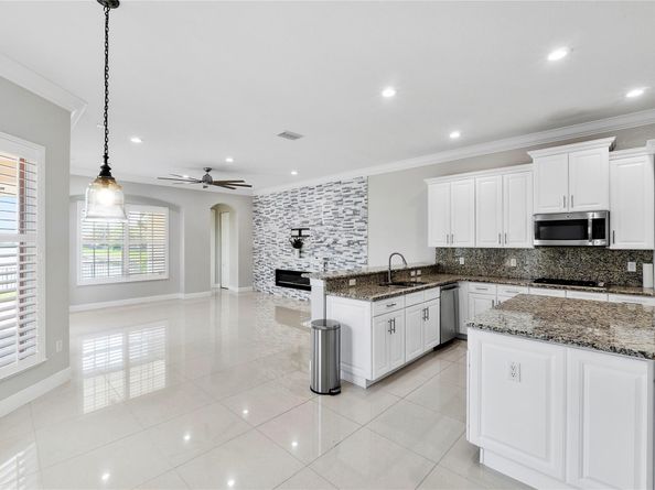 9860 Lakeview Ln, Parkland FL 33076