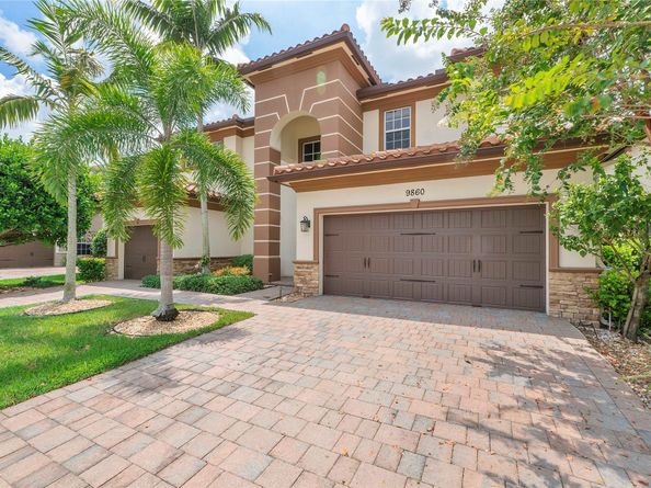 9860 Lakeview Ln, Parkland FL 33076