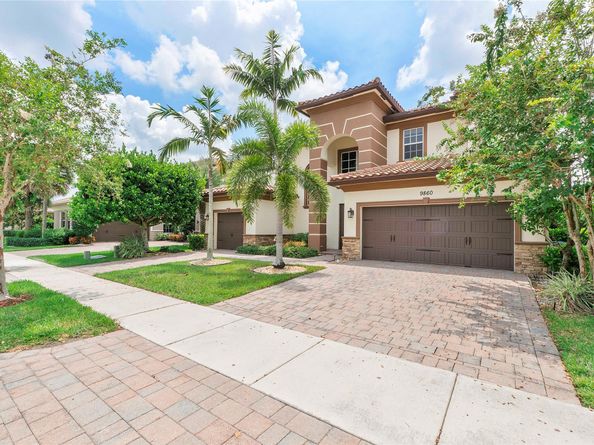 9860 Lakeview Ln, Parkland FL 33076