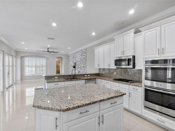 9860 Lakeview Ln, Parkland FL 33076