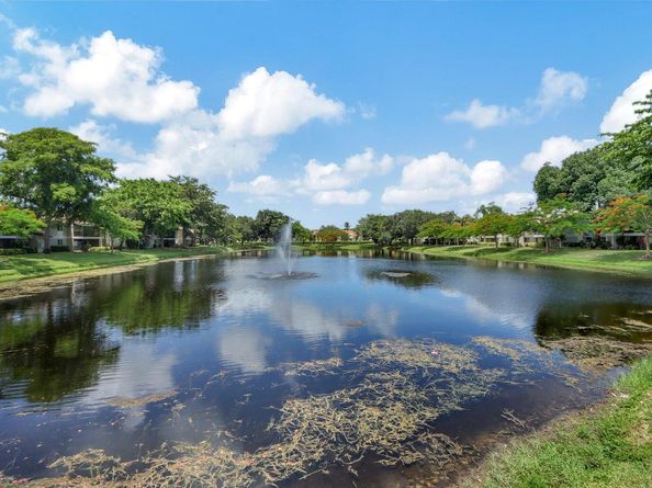 105 Gardens Drive 102, Pompano Beach FL 33069