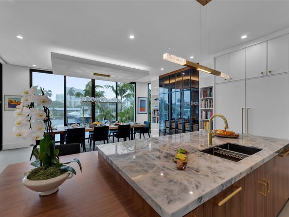 1730 SE 13th St, Fort Lauderdale FL 33316