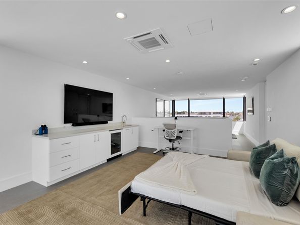 1730 SE 13th St, Fort Lauderdale FL 33316