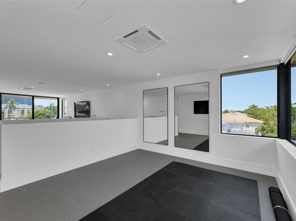 1730 SE 13th St, Fort Lauderdale FL 33316
