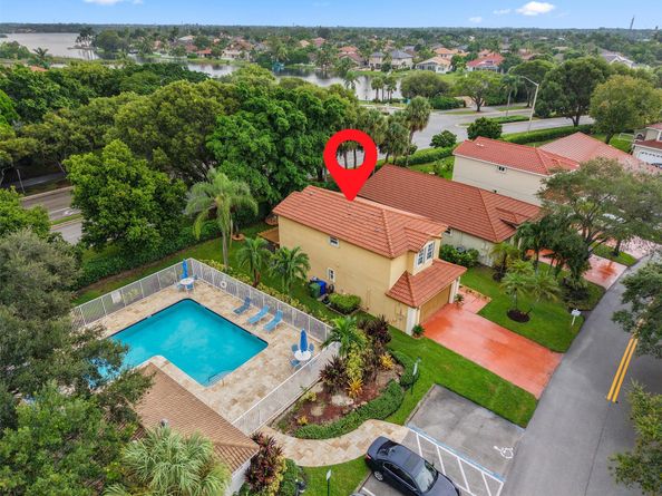 18241 NW 8th St, Pembroke Pines FL 33029