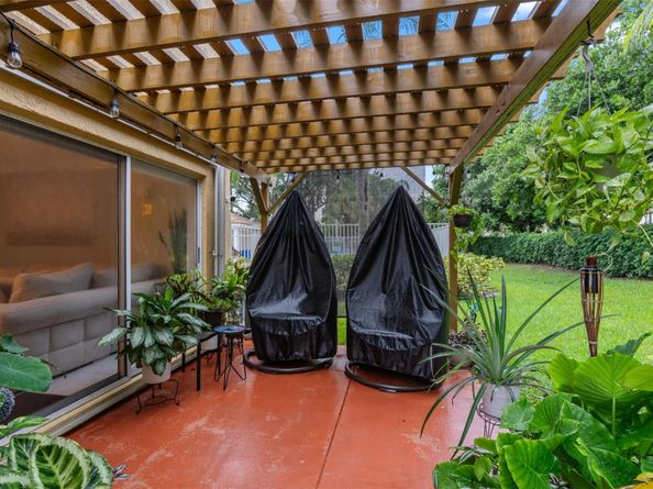 18241 NW 8th St, Pembroke Pines FL 33029