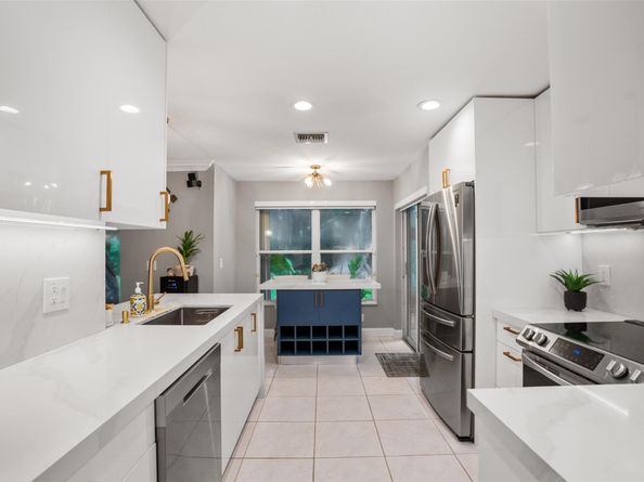 18241 NW 8th St, Pembroke Pines FL 33029