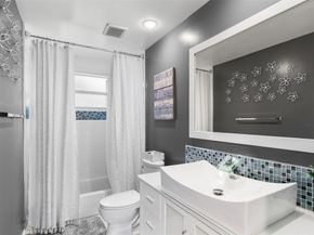 18241 NW 8th St, Pembroke Pines FL 33029