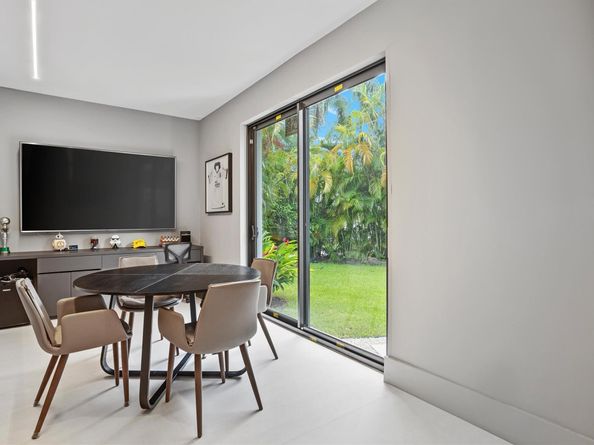 3340 Paddock Rd, Weston FL 33331