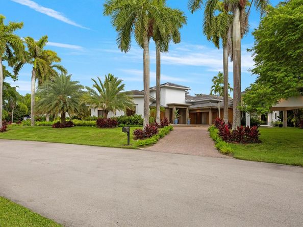 3340 Paddock Rd, Weston FL 33331