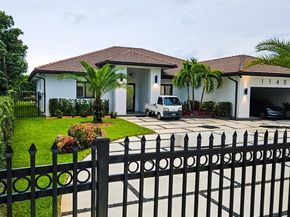 11405 E Golf Dr, Miami FL 33167