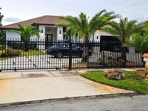 11405 E Golf Dr, Miami FL 33167