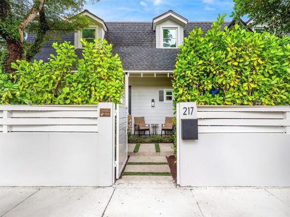 217 SE 16th AVE, Fort Lauderdale FL 33301