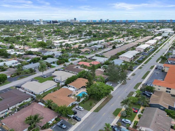 2031 NE 56th St, Fort Lauderdale FL 33308