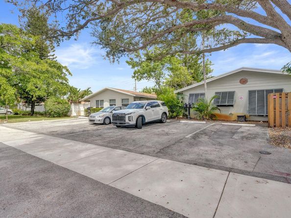 2031 NE 56th St, Fort Lauderdale FL 33308
