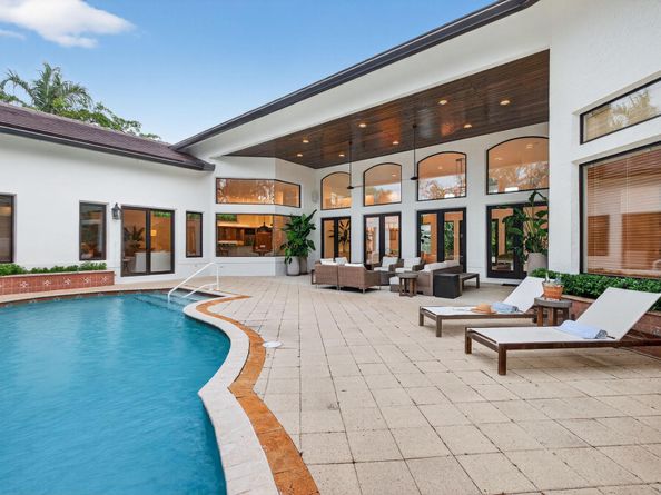 1518 E Lake Dr, Fort Lauderdale FL 33316