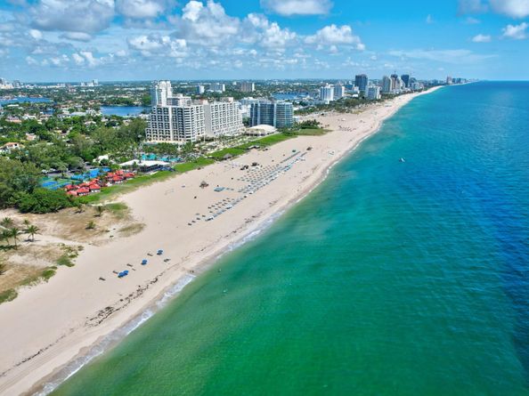 1518 E Lake Dr, Fort Lauderdale FL 33316