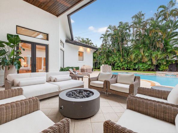 1518 E Lake Dr, Fort Lauderdale FL 33316