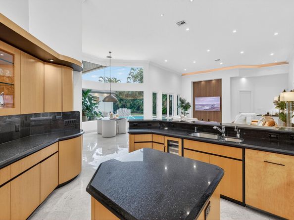 1518 E Lake Dr, Fort Lauderdale FL 33316