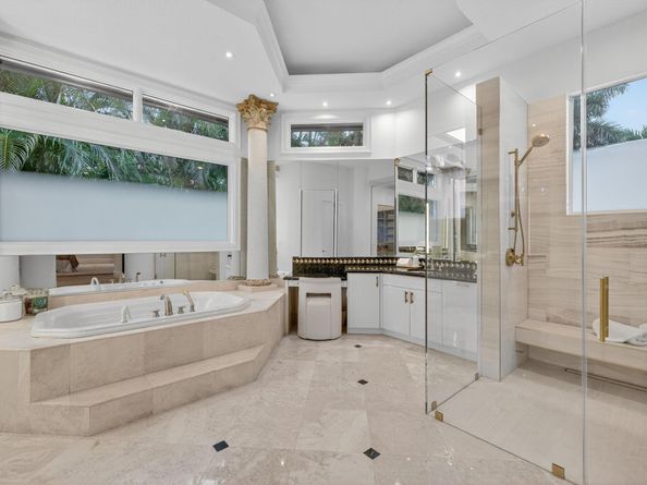 1518 E Lake Dr, Fort Lauderdale FL 33316
