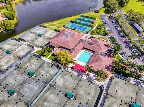 529 Prestwick Circle, Palm Beach Gardens FL 33418