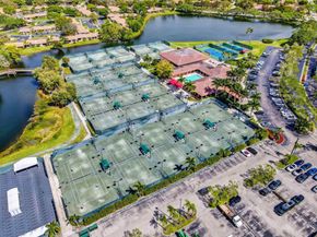 529 Prestwick Circle, Palm Beach Gardens FL 33418