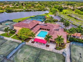 529 Prestwick Circle, Palm Beach Gardens FL 33418