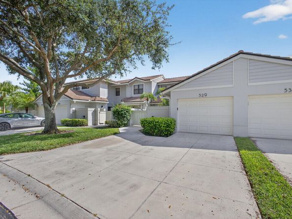 529 Prestwick Circle, Palm Beach Gardens FL 33418