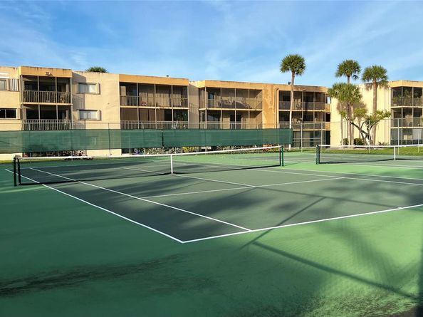 8415 SW 107th Ave 208W, Miami FL 33173