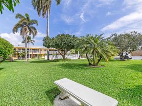 2541 NE 11th St 101, Pompano Beach FL 33062