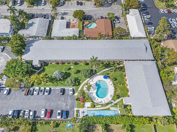 2541 NE 11th St 101, Pompano Beach FL 33062