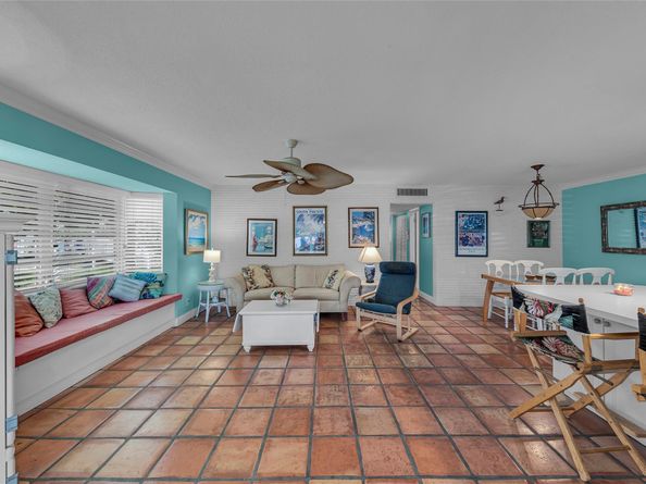 2541 NE 11th St 101, Pompano Beach FL 33062