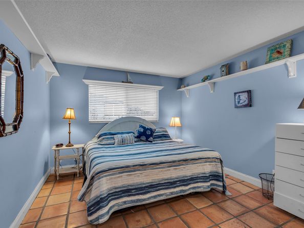 2541 NE 11th St 101, Pompano Beach FL 33062
