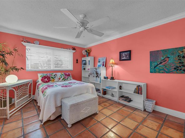 2541 NE 11th St 101, Pompano Beach FL 33062