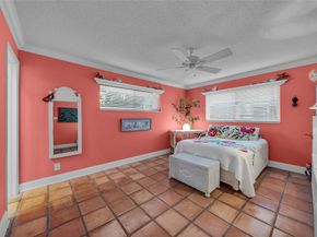 2541 NE 11th St 101, Pompano Beach FL 33062