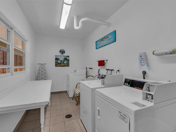 2541 NE 11th St 101, Pompano Beach FL 33062