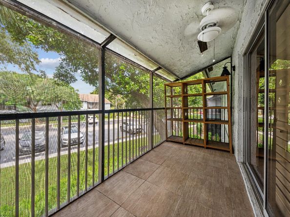 2729 S Oakland Forest Dr 202, Oakland Park FL 33309