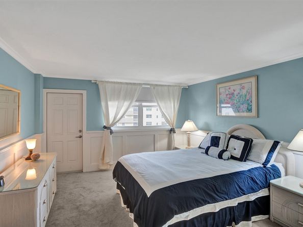 1050 Hillsboro Mile 805W, Hillsboro Beach FL 33062