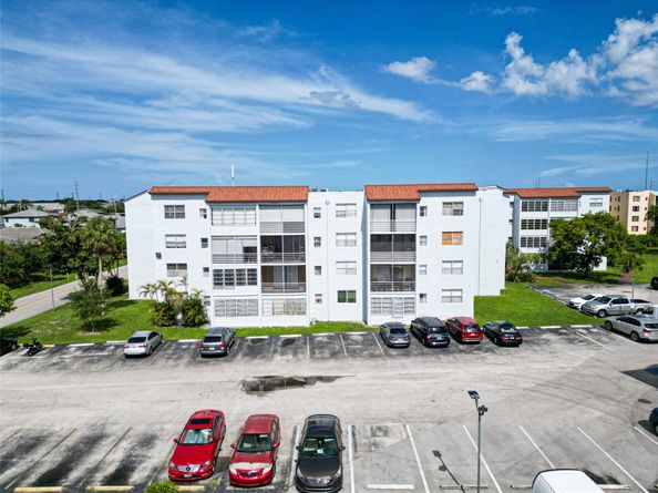 2850 Somerset Dr 307L, Lauderdale Lakes FL 33311