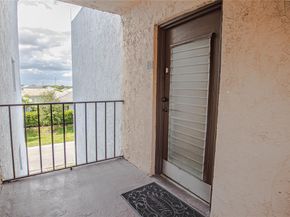 2850 Somerset Dr 307L, Lauderdale Lakes FL 33311