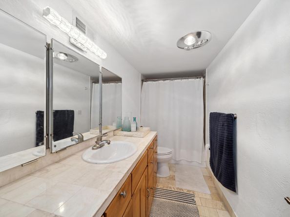 800 SE 4th St 104, Fort Lauderdale FL 33301