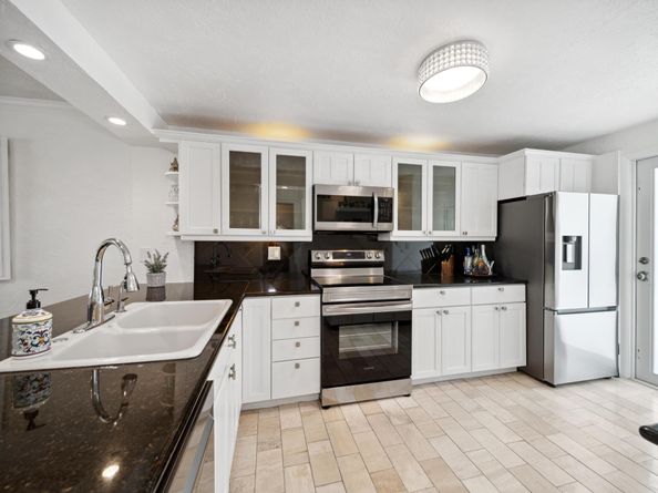 800 SE 4th St 104, Fort Lauderdale FL 33301