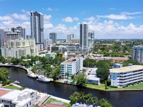 800 SE 4th St 104, Fort Lauderdale FL 33301