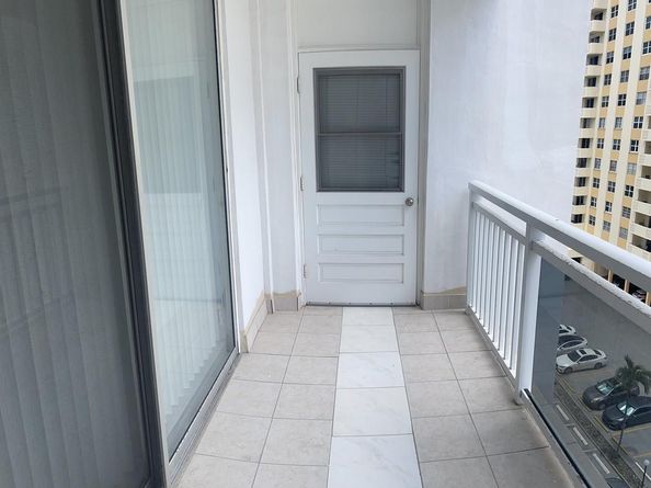 1849 S Ocean Dr 805, Hallandale Beach FL 33009