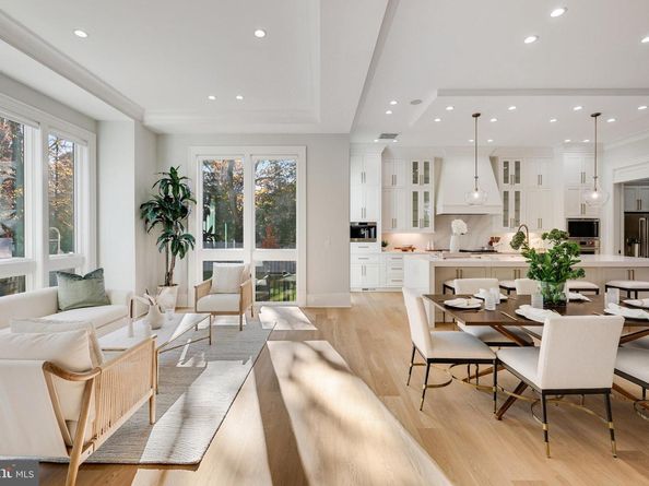 725 Lawton Street, Mclean VA 22101