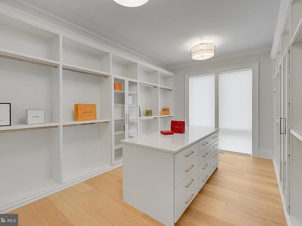 725 Lawton Street, Mclean VA 22101