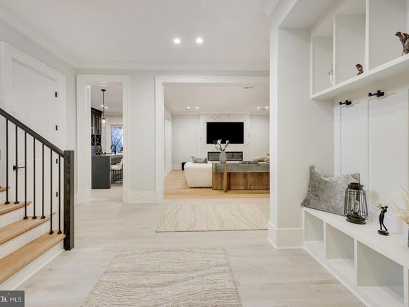 725 Lawton Street, Mclean VA 22101