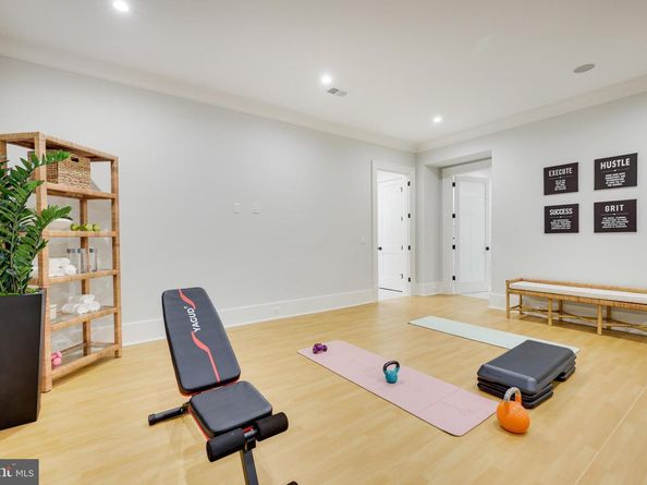 725 Lawton Street, Mclean VA 22101