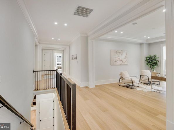 725 Lawton Street, Mclean VA 22101